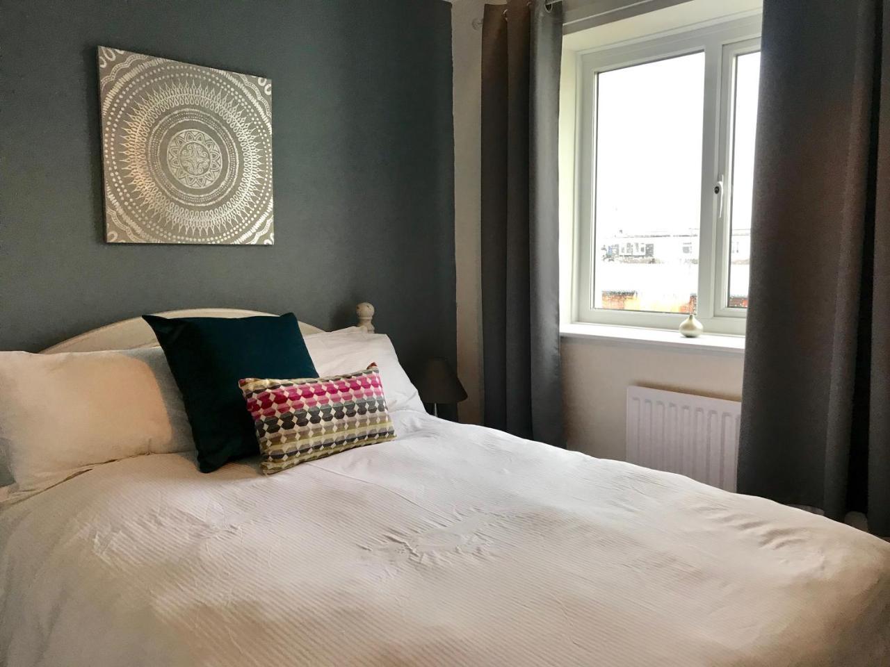 Harbour Guest House Амбъл Екстериор снимка