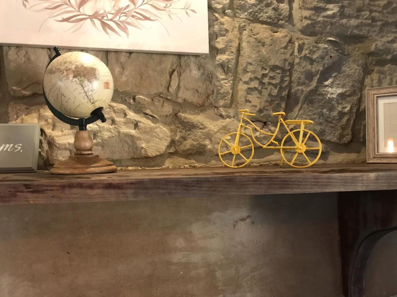 Harbour Guest House Амбъл Екстериор снимка